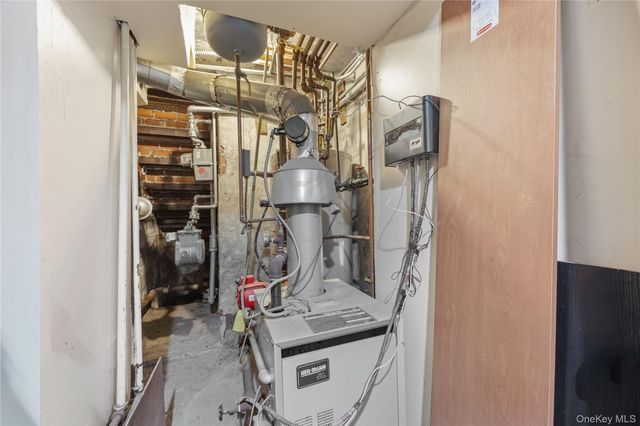 867 Kinsella Street, Bronx, NY 10462