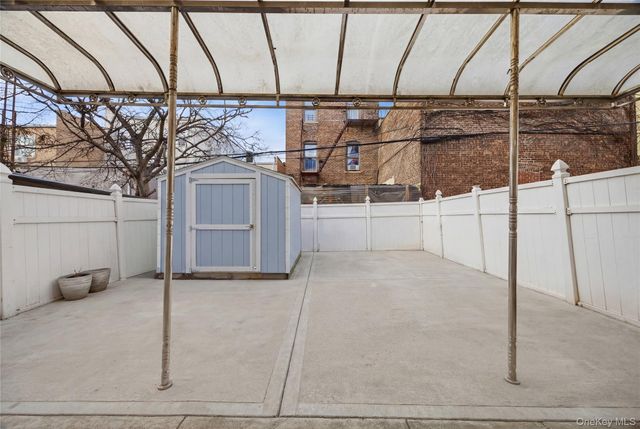 867 Kinsella Street, Bronx, NY 10462