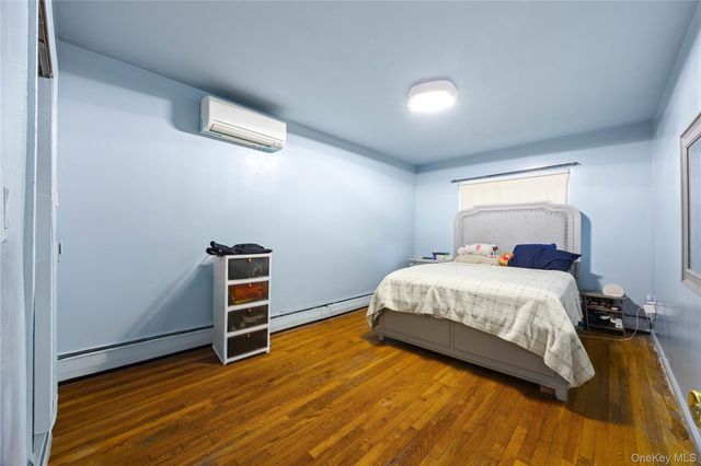 867 Kinsella Street, Bronx, NY 10462