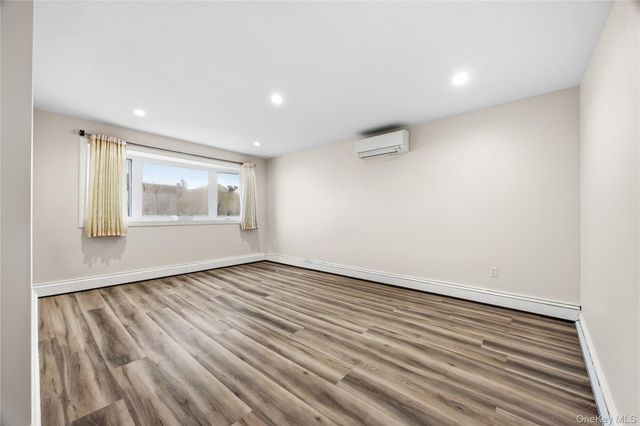 867 Kinsella Street, Bronx, NY 10462