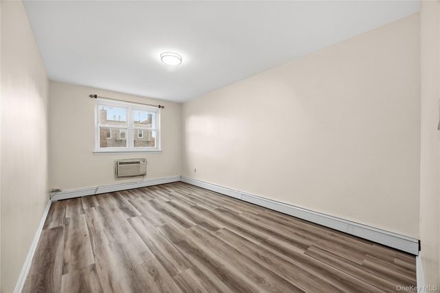 867 Kinsella Street, Bronx, NY 10462