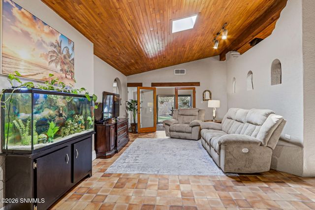 2822 Buena Vida Court, Las Cruces, NM 88011
