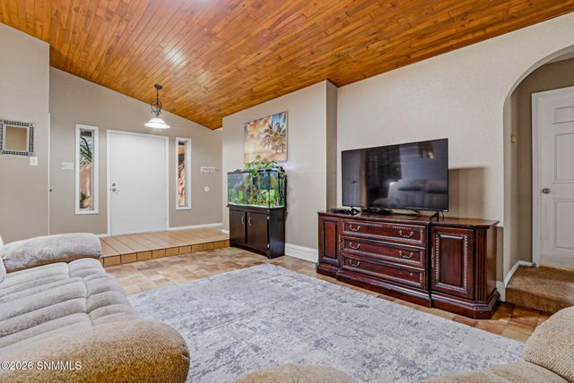 2822 Buena Vida Court, Las Cruces, NM 88011