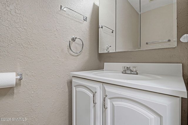 2822 Buena Vida Court, Las Cruces, NM 88011