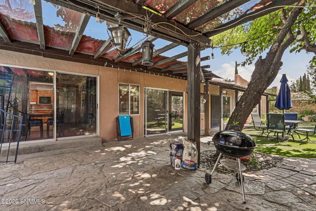 2822 Buena Vida Court, Las Cruces, NM 88011