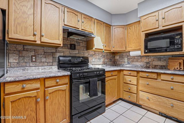2822 Buena Vida Court, Las Cruces, NM 88011