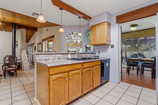 2822 Buena Vida Court, Las Cruces, NM 88011