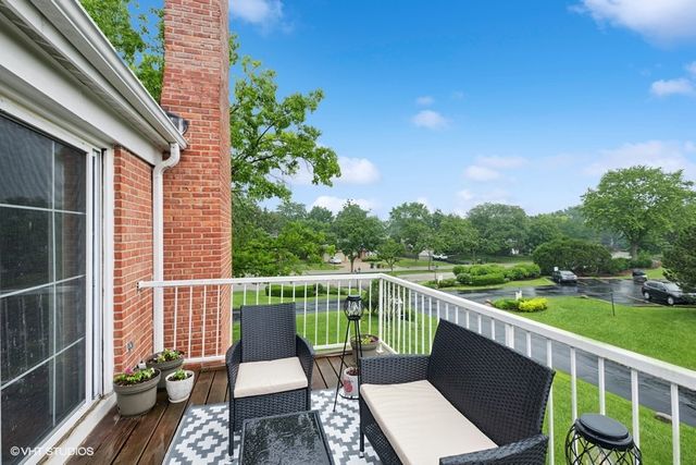 128 Carriage Way Drive 217B, Burr Ridge, IL 60527