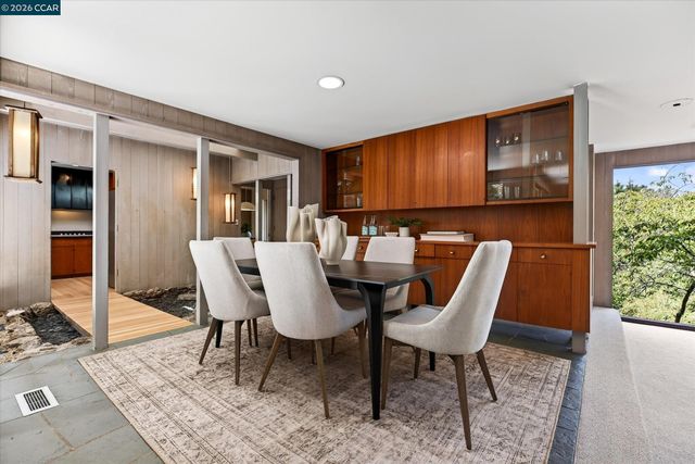 521 Tahos Rd, Orinda, CA 94563