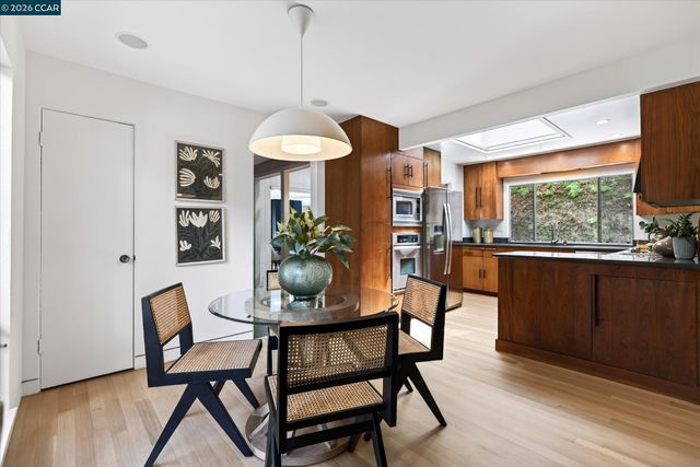 521 Tahos Rd, Orinda, CA 94563