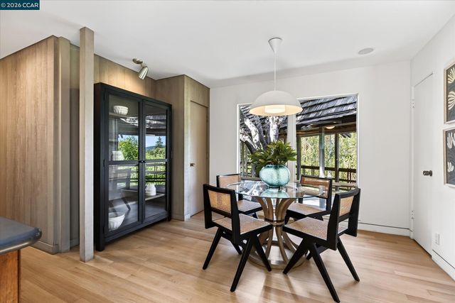 521 Tahos Rd, Orinda, CA 94563