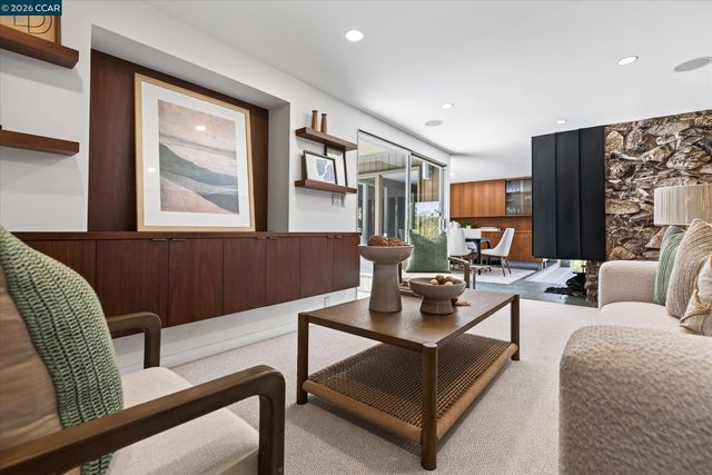 521 Tahos Rd, Orinda, CA 94563