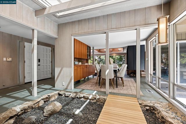 521 Tahos Rd, Orinda, CA 94563