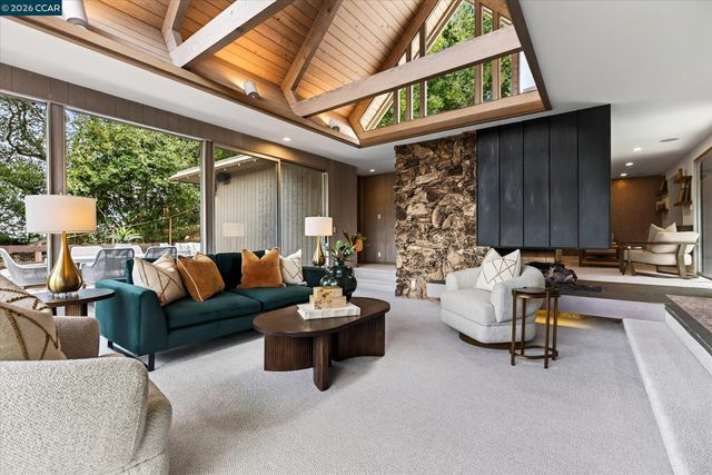 521 Tahos Rd, Orinda, CA 94563