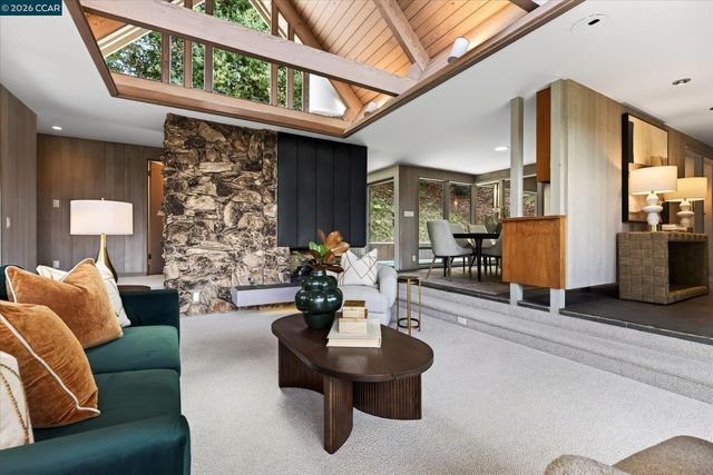 521 Tahos Rd, Orinda, CA 94563