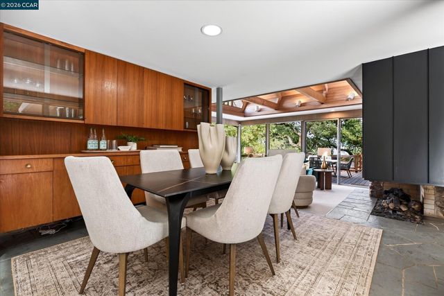 521 Tahos Rd, Orinda, CA 94563