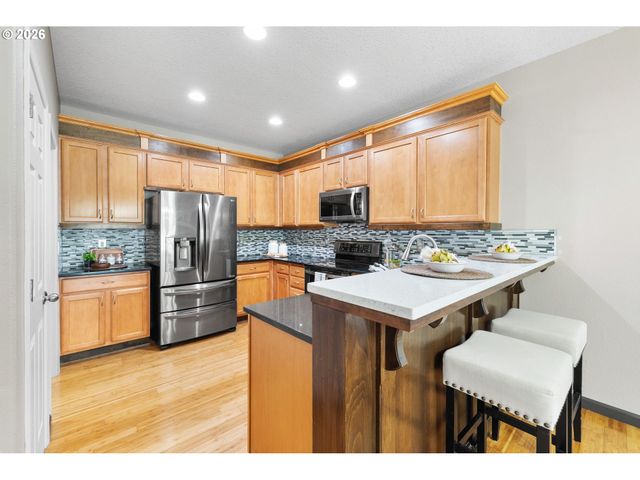 1360 Ne COHO Ct, Troutdale, OR 97060