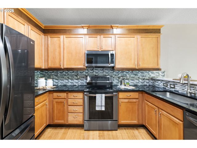 1360 Ne COHO Ct, Troutdale, OR 97060