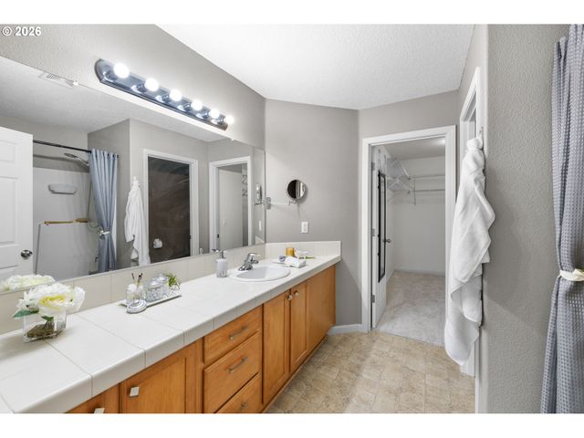 1360 Ne COHO Ct, Troutdale, OR 97060
