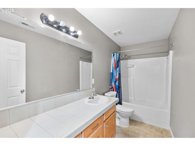 1360 Ne COHO Ct, Troutdale, OR 97060