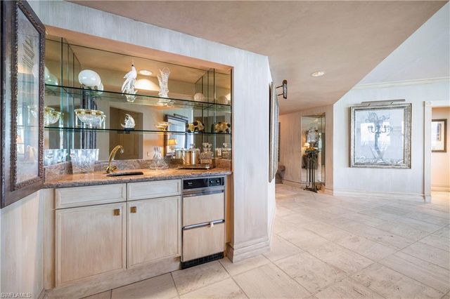 8231 Bay Colony DR 1604, Naples, FL 34108