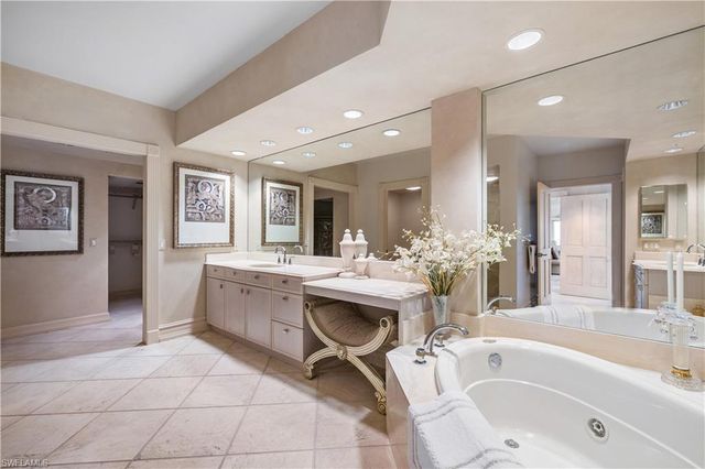 8231 Bay Colony DR 1604, Naples, FL 34108