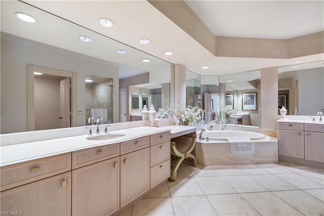 8231 Bay Colony DR 1604, Naples, FL 34108