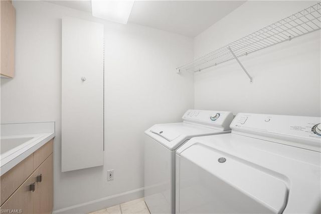 8231 Bay Colony DR 1604, Naples, FL 34108