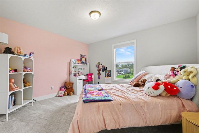 13059 Pine Glen Drive, Grand Haven, MI 49417