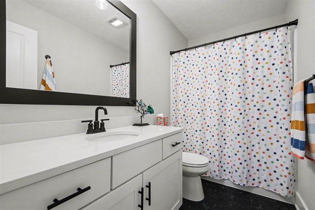 13059 Pine Glen Drive, Grand Haven, MI 49417