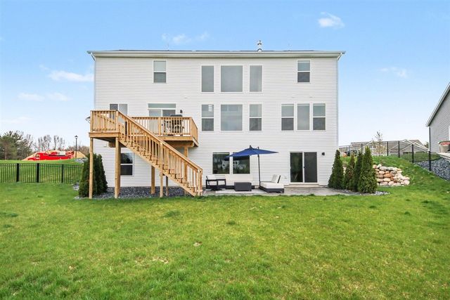 13059 Pine Glen Drive, Grand Haven, MI 49417