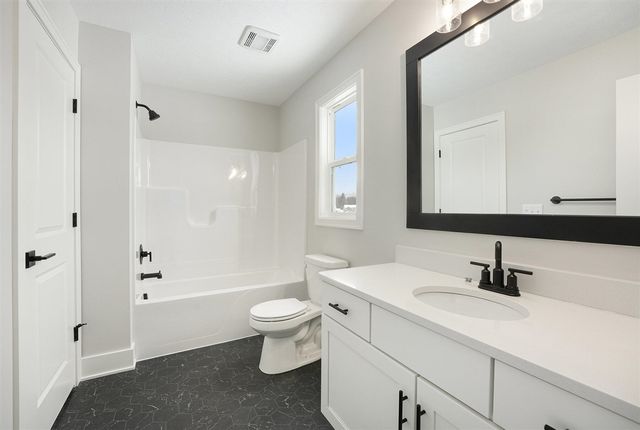 13059 Pine Glen Drive, Grand Haven, MI 49417