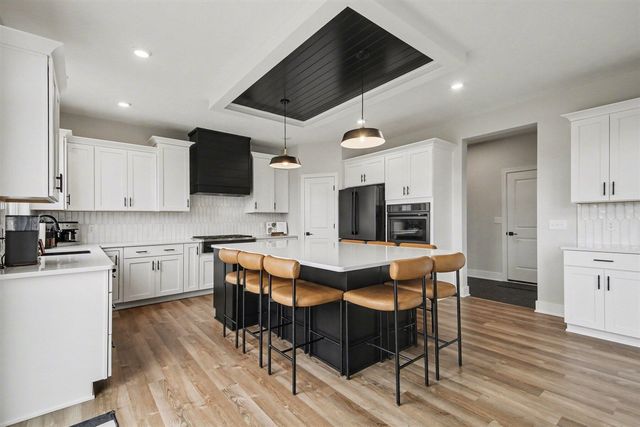 13059 Pine Glen Drive, Grand Haven, MI 49417