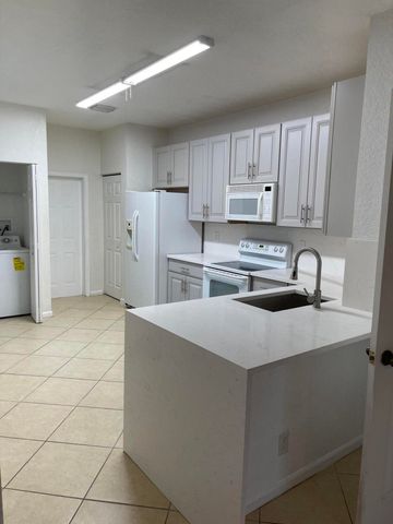 3909 Tree Top Drive 3909, Weston, FL 33332