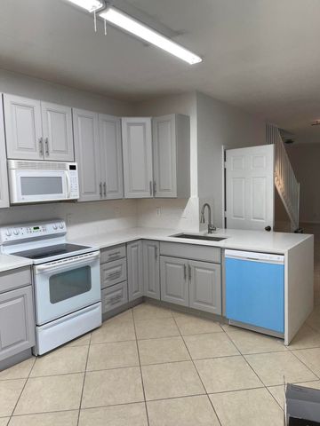 3909 Tree Top Drive 3909, Weston, FL 33332