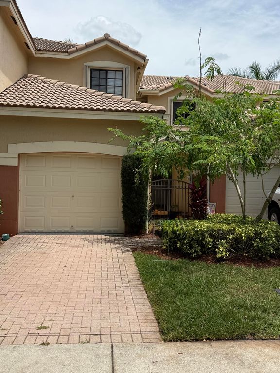 3909 Tree Top Drive 3909, Weston, FL 33332
