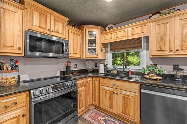120 Walnut Mountain Court, Ellijay, GA 30536