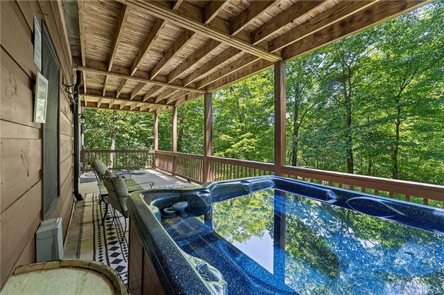 120 Walnut Mountain Court, Ellijay, GA 30536