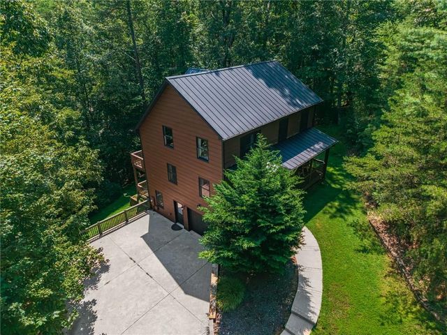 120 Walnut Mountain Court, Ellijay, GA 30536