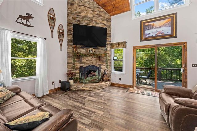 120 Walnut Mountain Court, Ellijay, GA 30536