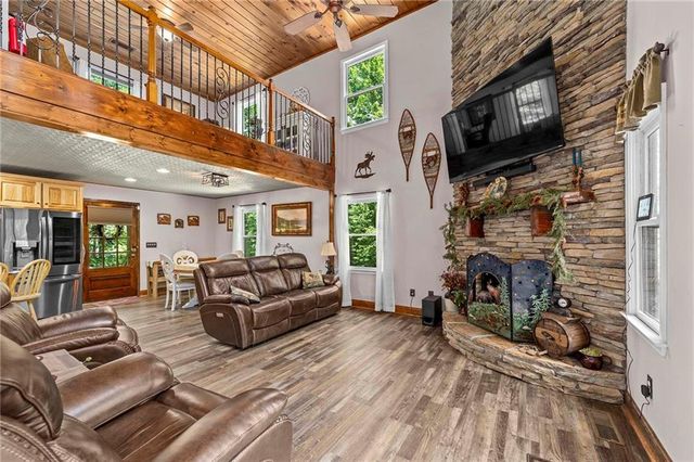 120 Walnut Mountain Court, Ellijay, GA 30536
