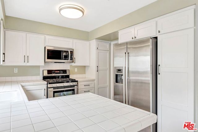 10239 White Oak Avenue 1, Los Angeles, CA 91325