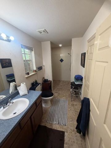 918 Bayonne Street, Dallas, TX 75212