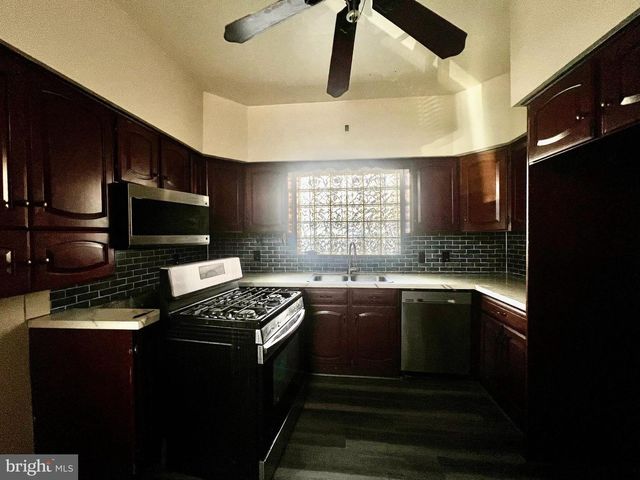 17 S PINE ST, York, PA 17403