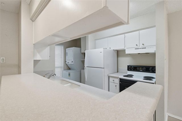 208 Yacht Club Lane 208, Seabrook, TX 77586