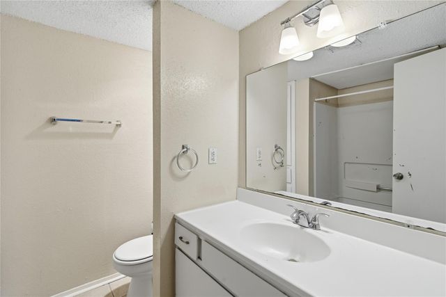 208 Yacht Club Lane 208, Seabrook, TX 77586