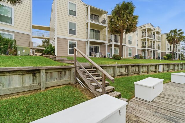 208 Yacht Club Lane 208, Seabrook, TX 77586