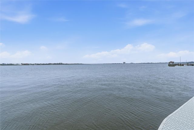 208 Yacht Club Lane 208, Seabrook, TX 77586