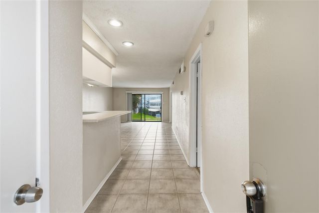 208 Yacht Club Lane 208, Seabrook, TX 77586