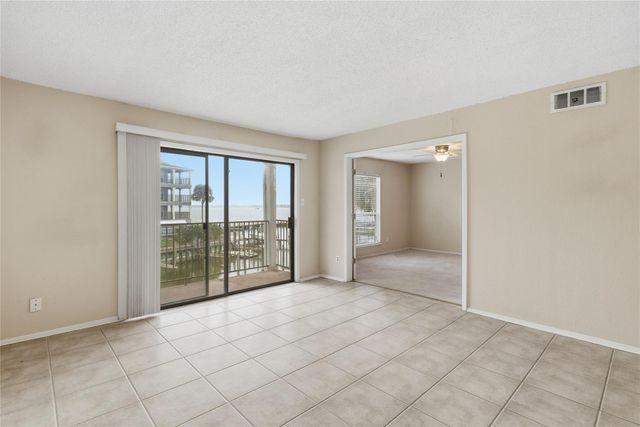 208 Yacht Club Lane 208, Seabrook, TX 77586